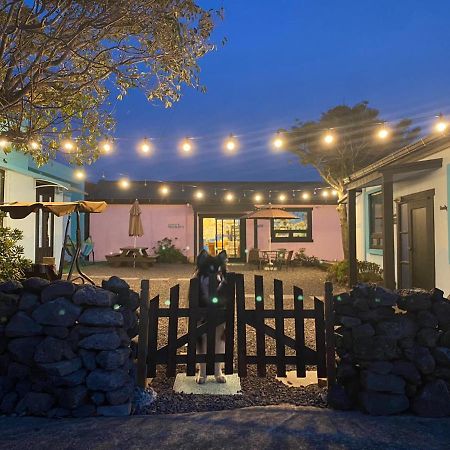 Lefthander Guesthouse Jeju Exterior foto